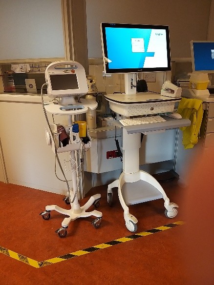 healthcare workstation on wheels